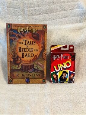 Warner Bros. Harry Potter  book and UNO Card Game - Red and Multicolor